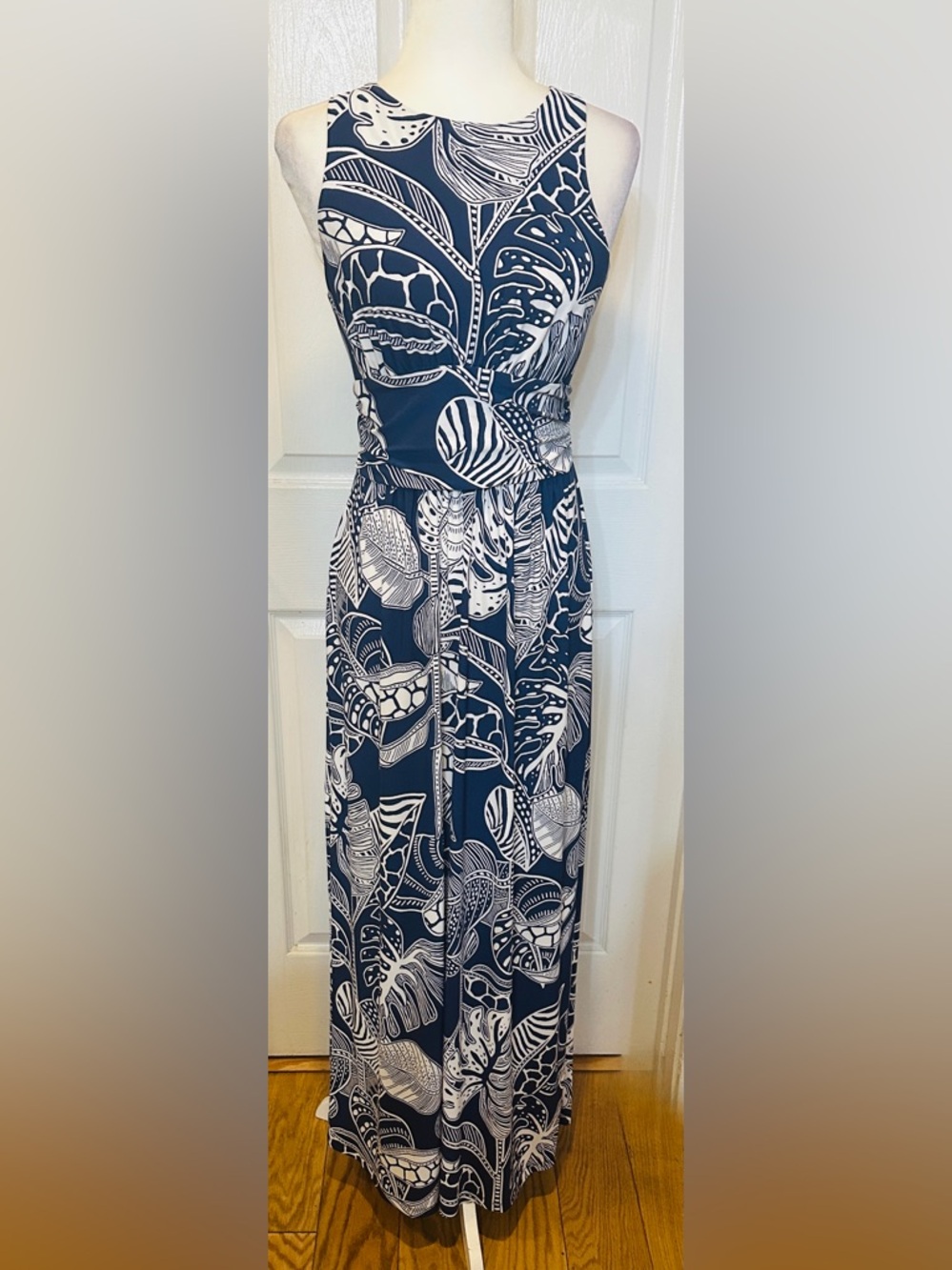 Tori Richard  Dress  Halter Blue White Tropical Twist Back Size Medium - Picture 3 of 10